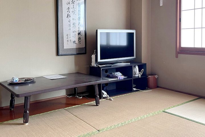 Room 5 of 24