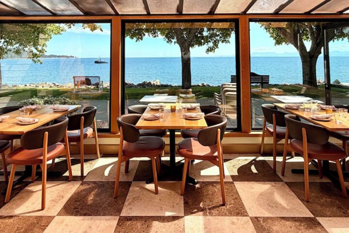 Dining 60 of 74