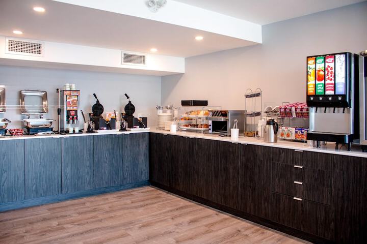 Breakfast area