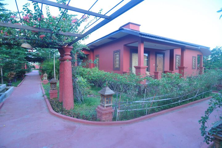 Hotel Exterior 71 of 76