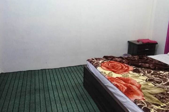 Room 7 of 16