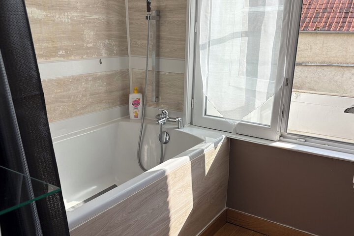 Room 45 of 60
