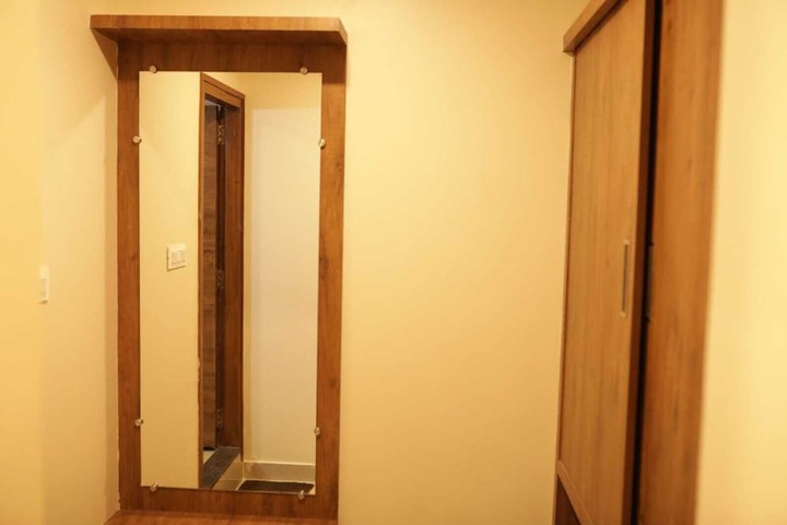 Room 6 of 15