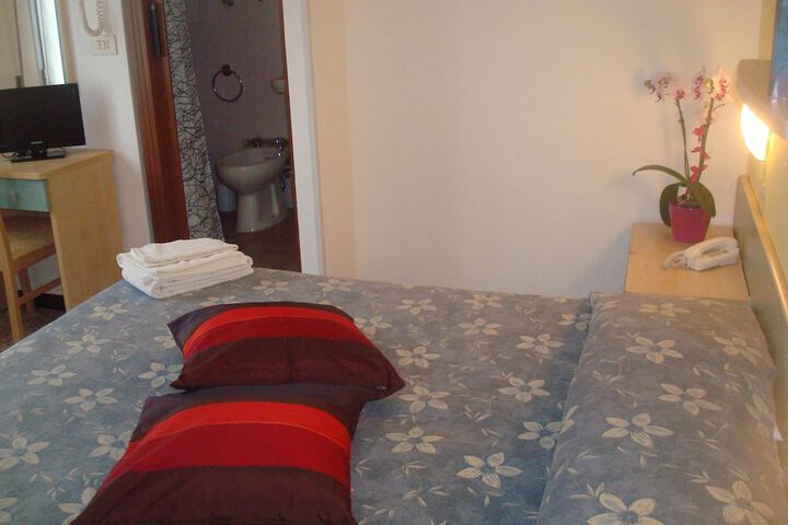 Room 12 of 56
