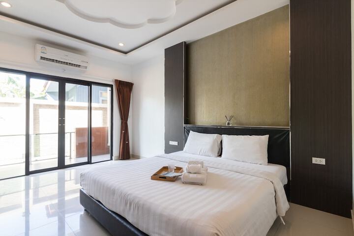 Room 28 of 140