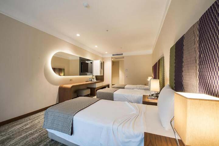 Room 9 of 31