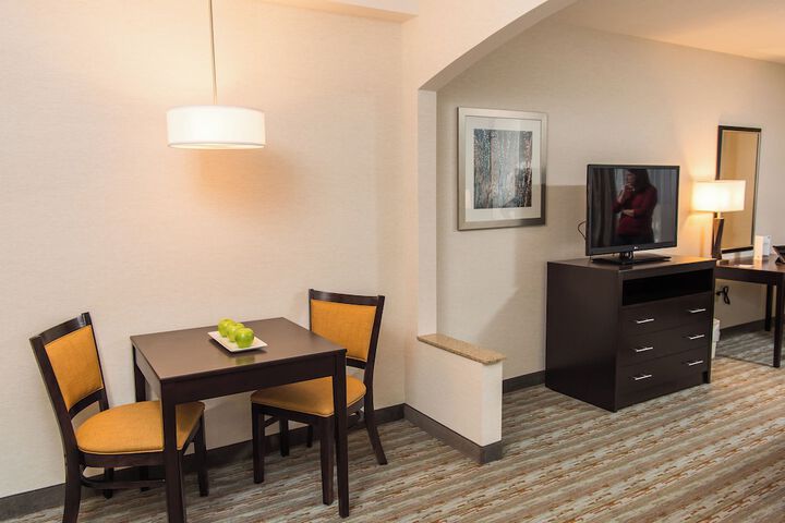 1 King Bed Suite (14 of 23)