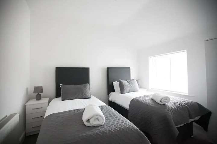 Room 18 of 25