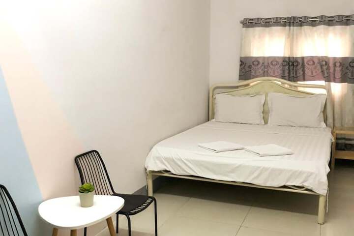 Room 16 of 34