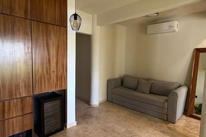 Room 12 of 83