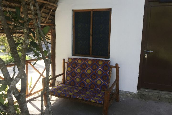 Room 9 of 80