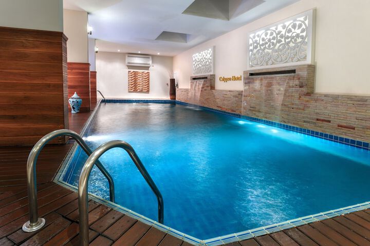 Pool Hotel