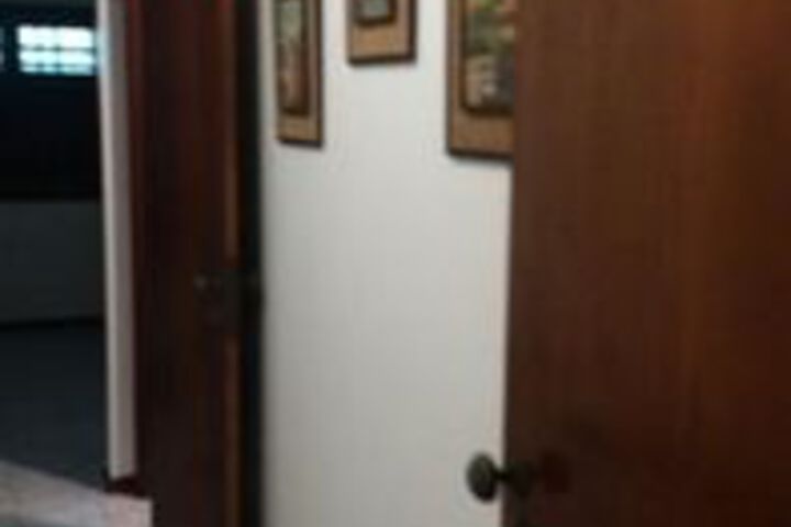 Room 10 of 42