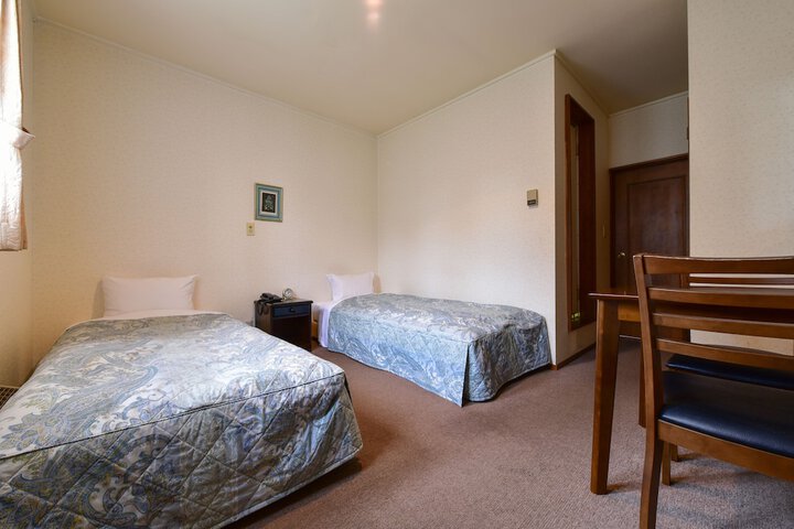Room 4 of 70
