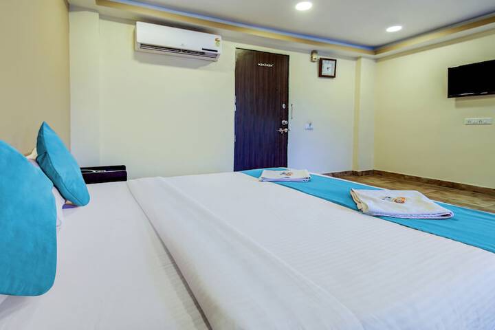 Room 9 of 38