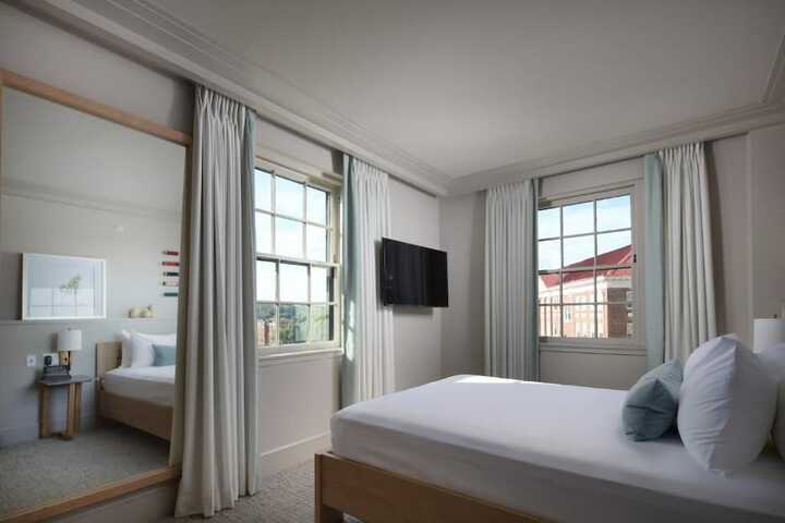 Room 21 of 57