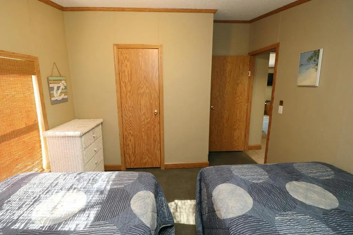 Room 4 of 15