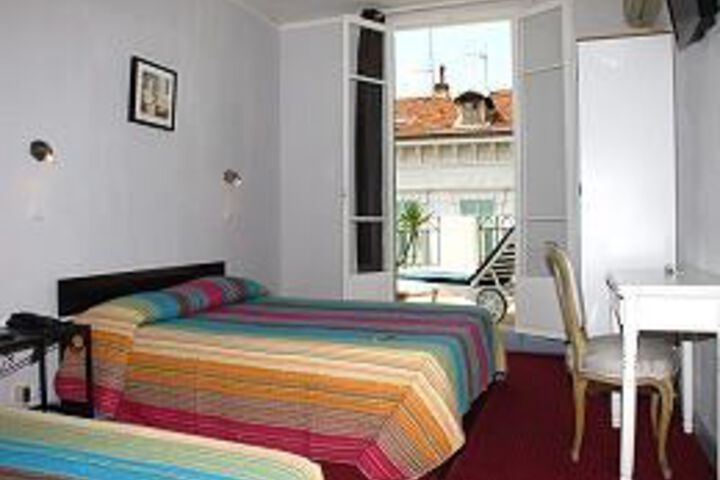 Room 10 of 15