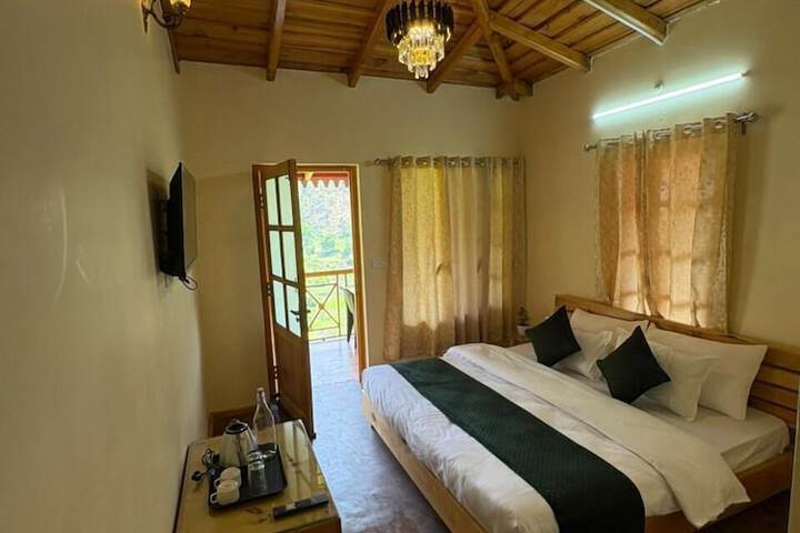 Room 4 of 38