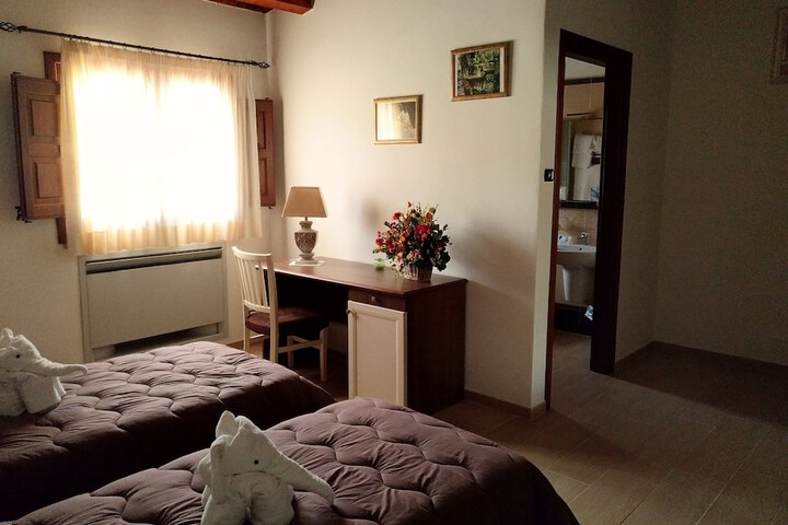 Room 8 of 97