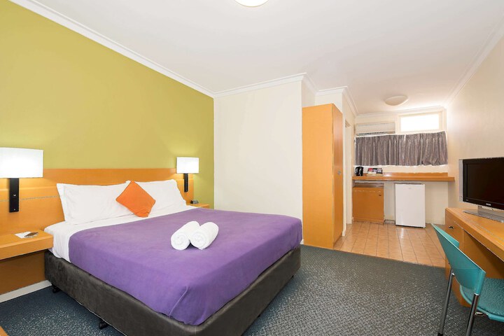 Room 10 of 35