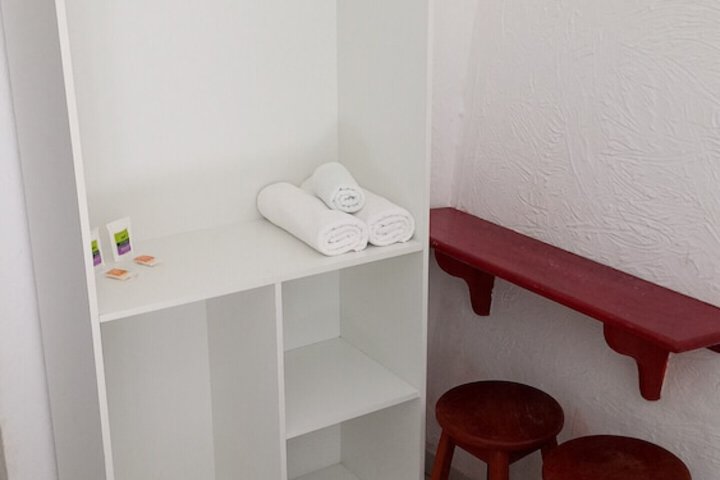 Room 7 of 28