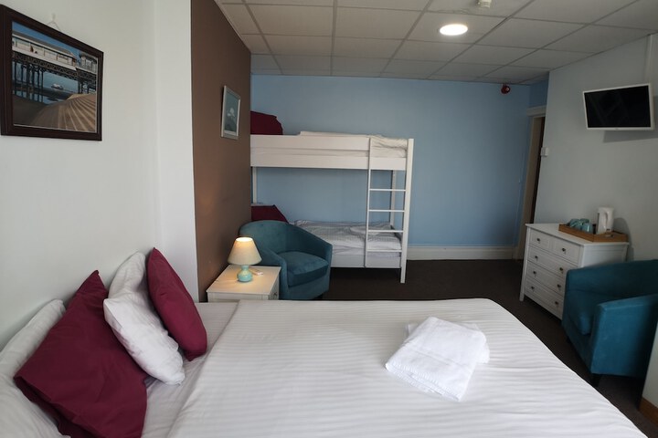 Room 38 of 102