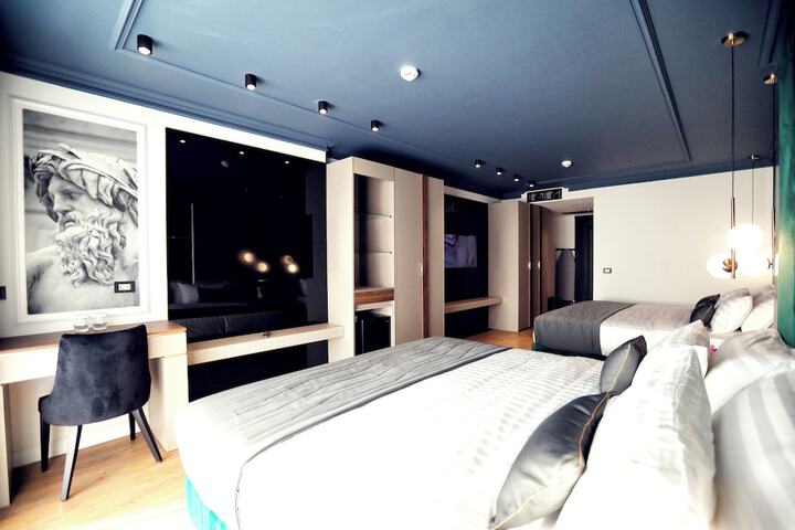 Room 26 of 107