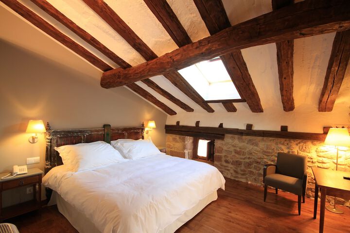 Room 5 of 38