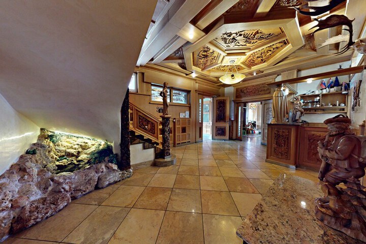Hotel Interior 6 of 91