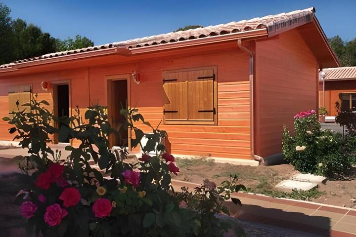 Exterior of Motel San Isidro