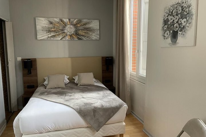 Room 17 of 44