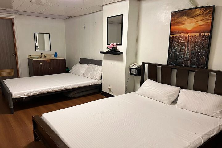 Room 10 of 26
