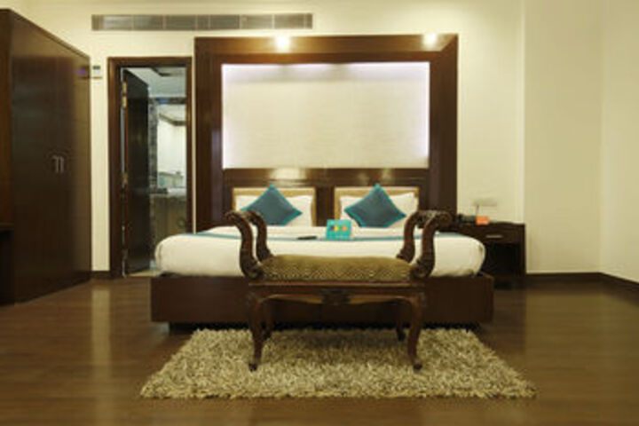 Room 10 of 21