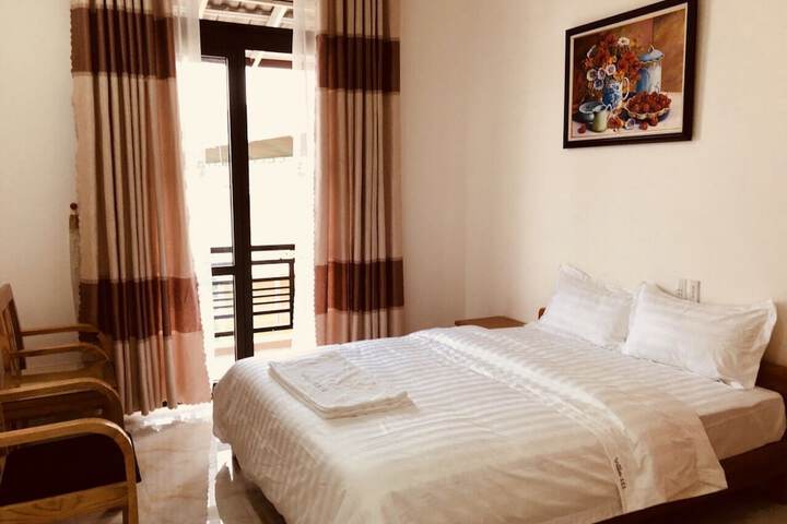 Room 16 of 19
