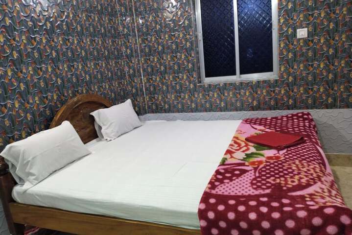Room 5 of 15