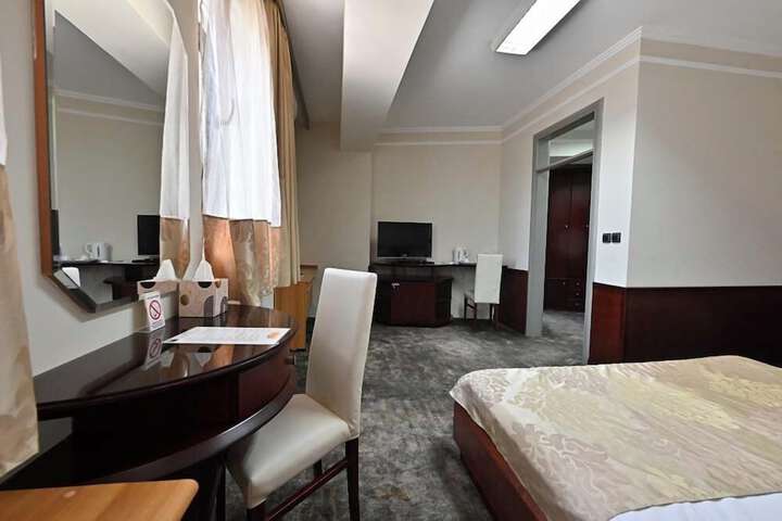 Room 38 of 93