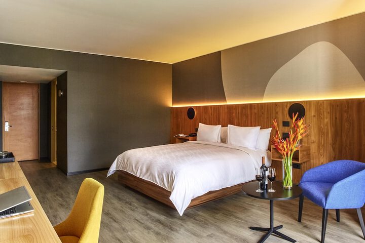 Room 25 of 163