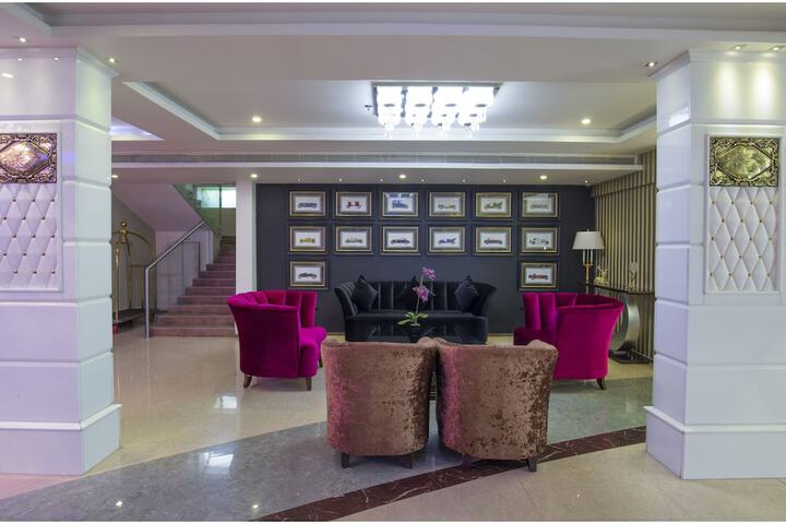Guest Lobby