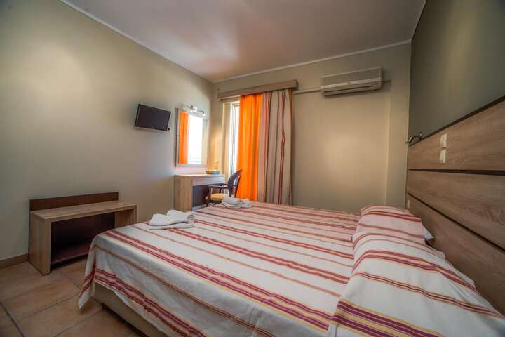 Room 6 of 49