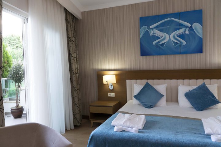 Room 10 of 62