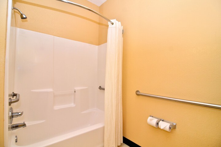 1 King Bed Accessible (2 of 5)