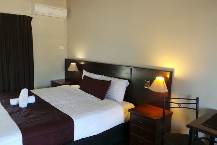 Room 4 of 64