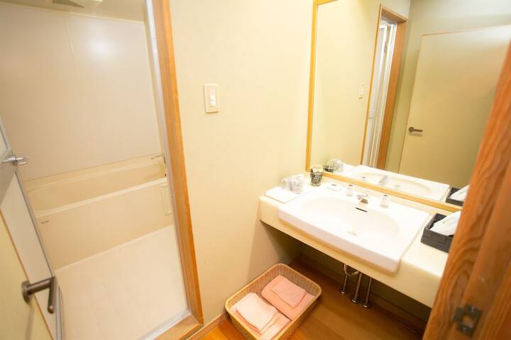 Room 18 of 38