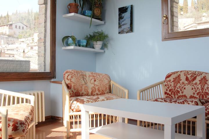 Lounge 75 of 100