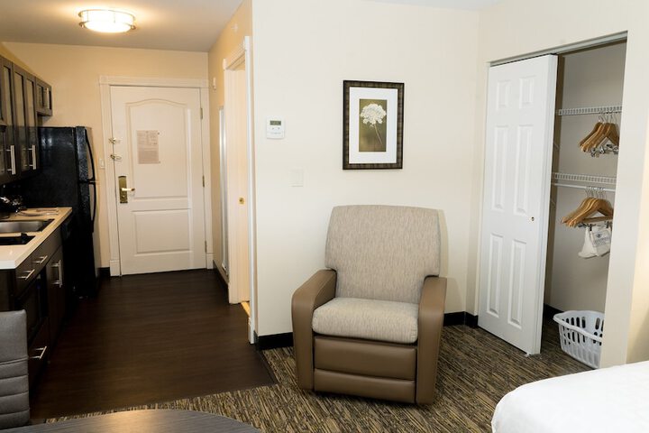 2 Queen Beds Studio Suite (11 of 16)