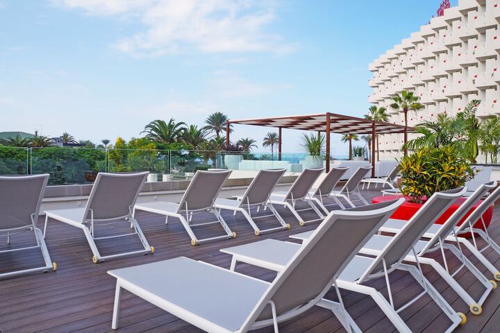 Sundeck 79 of 83