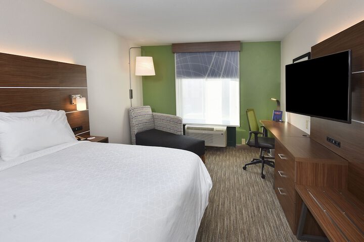 Room 5 of 38