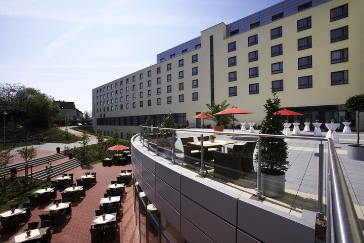 Sundeck 68 of 72