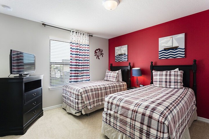 Room 9 of 37